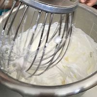 戚风蛋糕的做法图解8