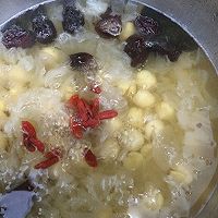新鲜银耳羹的做法图解6