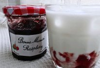 树莓果酱冰酒酿牛奶的做法