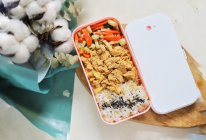 简单快手健康：杂蔬菌菇鸡丁便当#换着花样吃早餐#的做法