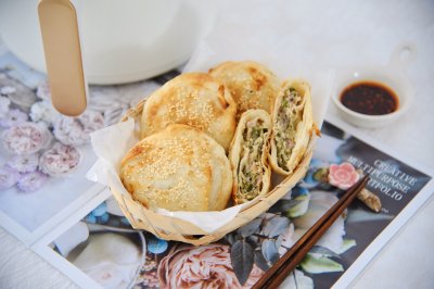空气炸锅烤槐花肉馅饼