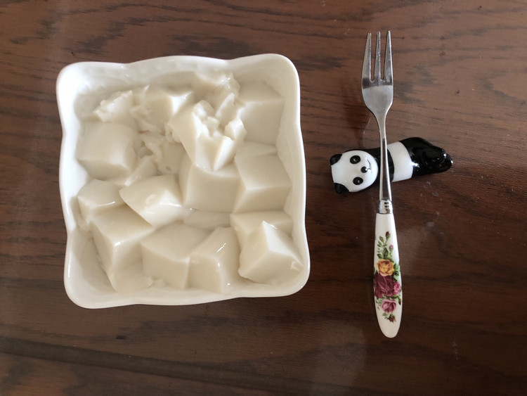 家庭自制好吃的杏仁豆腐的做法