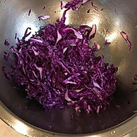 凉拌紫高丽菜的做法图解3