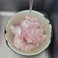 冬菇猪脚汤的做法图解2