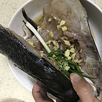剁椒鱼头的做法图解2