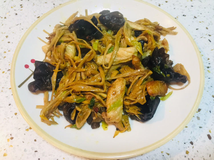 家常菜：黄花菜炒肉的做法