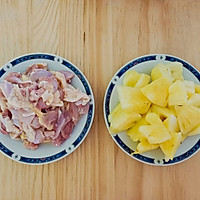 菠萝炒鸡腿肉的做法图解2