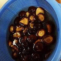香菇炖排骨的做法图解6