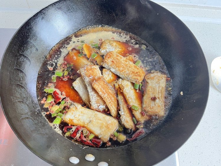 红烧带鱼的做法