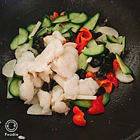 快手菜——巴沙鱼片炒木耳山药的做法图解9