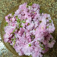 #夏日多巴胺饮品#樱花奶果冻的做法图解1
