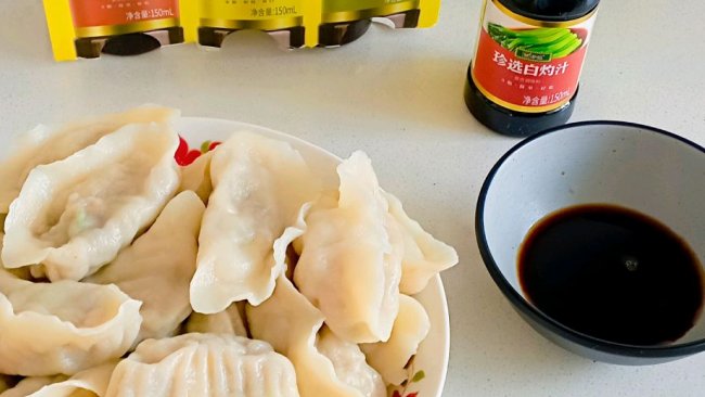 #轻食三剑客 嗨吃不怕胖#西葫芦饺子白灼汁的做法