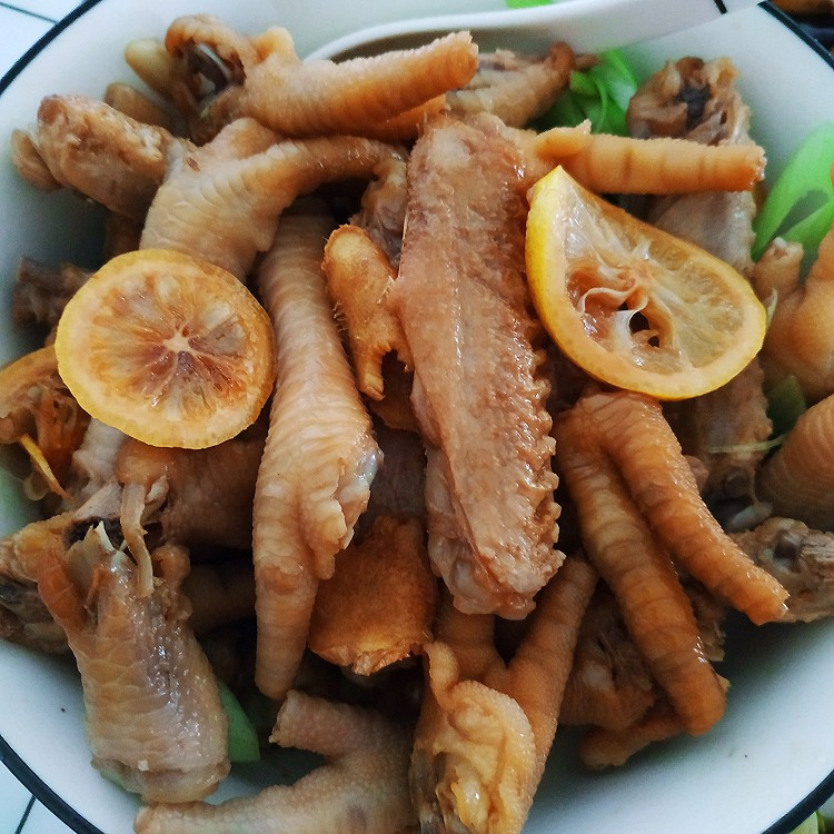 凉拌柠檬鸡脚的做法