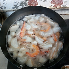白萝卜大虾汤