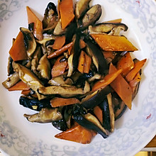 素食-香菇炒胡萝卜