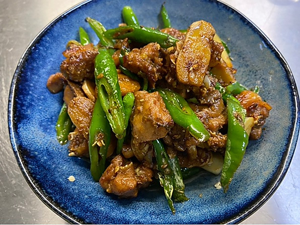 家常青椒鸡的做法