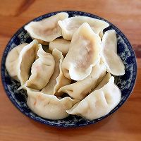 胡萝卜玉米猪肉水饺的做法图解6