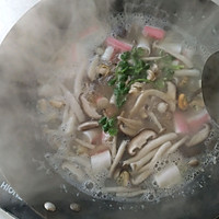 #憋在家里吃什么#菌菇海鲜汤（新手也可简单学会）的做法图解9