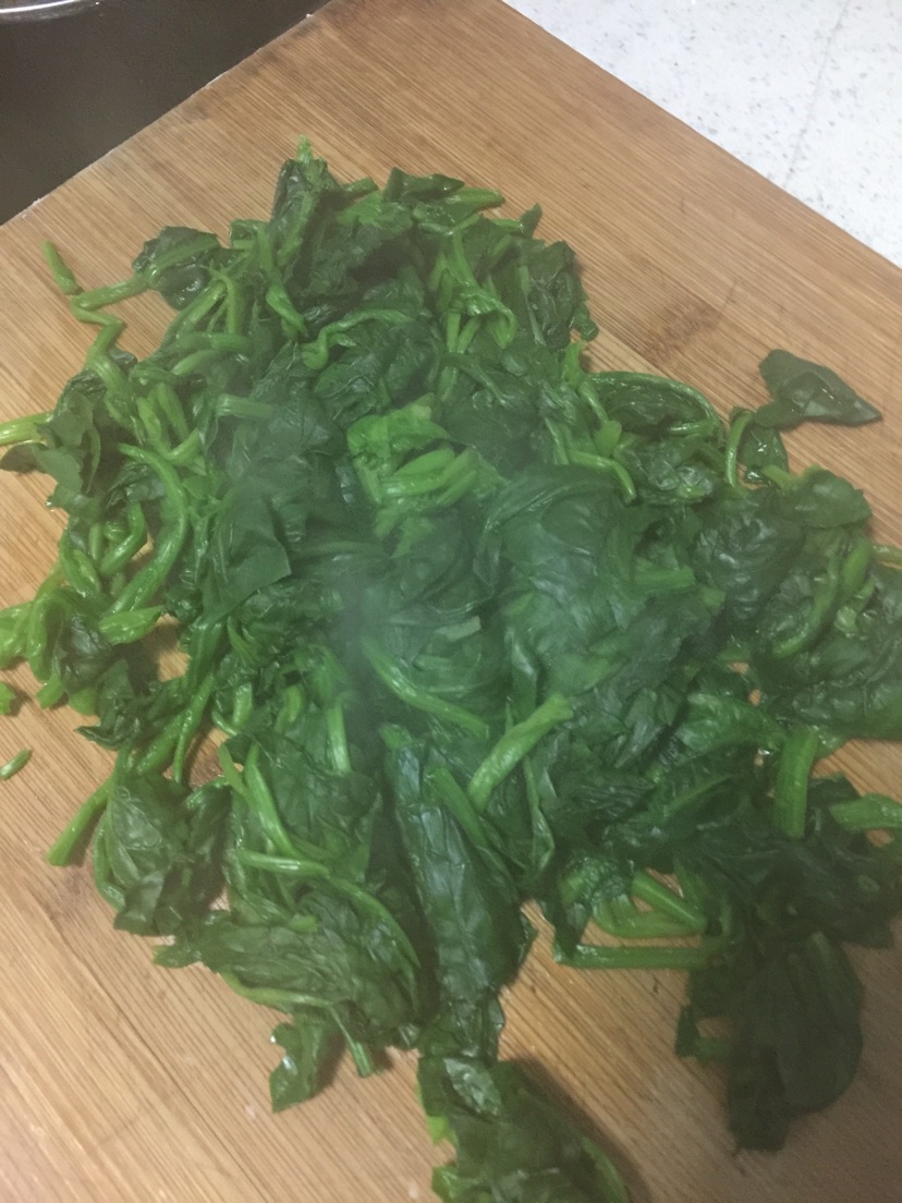 菠菜饺子#维达与你传承年味#的做法图解1