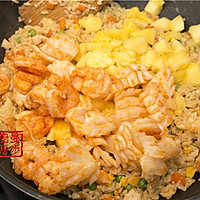 【曼步厨房】椰奶海鲜菠萝焗饭的做法图解10