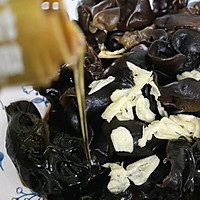 白醋拌黑木耳的做法图解3