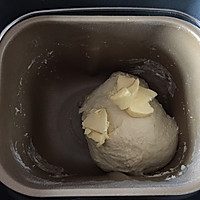 一次发酵也能做出超柔软的全麦酸奶吐司的做法图解2