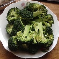 西兰花炒虾仁的做法图解4