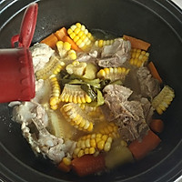 砂锅玉米排骨汤的做法图解9