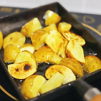 #向往的生活 就是外婆乡#黑胡椒香煎土豆的做法图解7