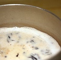 温润醇美，初秋的锅煮奶茶的做法图解3
