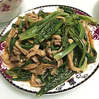 清炒鲜蘑油麦菜的做法图解1