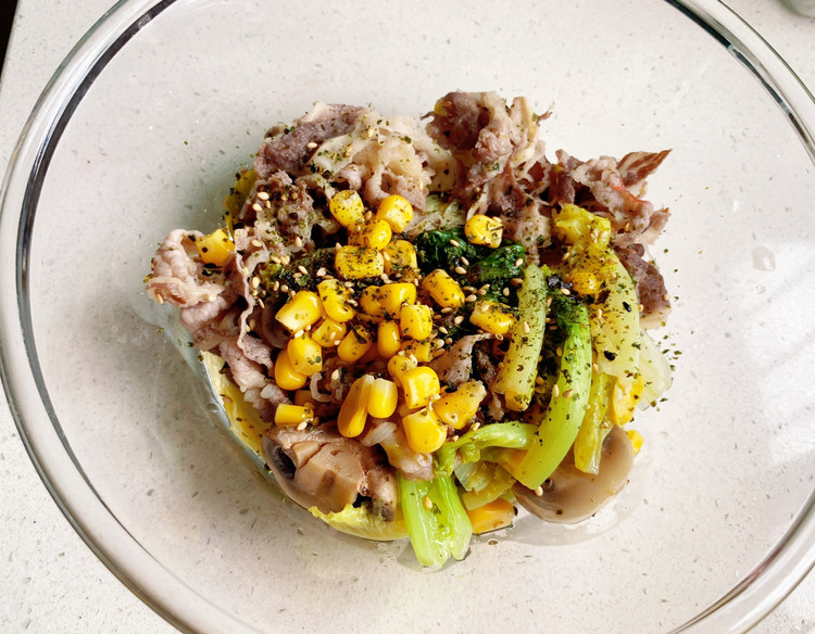 easy轻食1: 肥牛蔬菜沙拉（熟）的做法