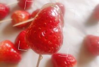 冰糖草莓葫芦的做法