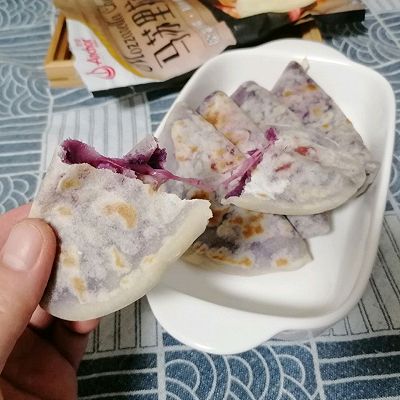 柔软拉丝的紫薯饼