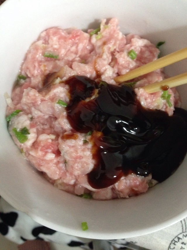 油面筋包肉的做法图解2