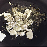 大蒜黄油鲜虾意面的做法图解5