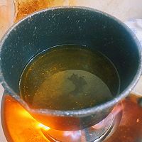 好吃得不要不要的五香辣条的做法图解9
