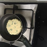 葱油鸡蛋饼的做法图解4