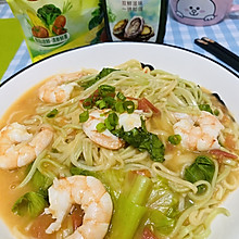 #做饭吧！亲爱的#鲜虾蔬菜面