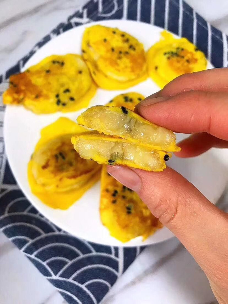 蛋黄香蕉夹心饼的做法