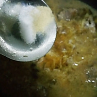 酸菜排骨汤的做法图解13