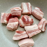 #夏日鲜味轻享健康#红烧肉焖蛋的做法图解1