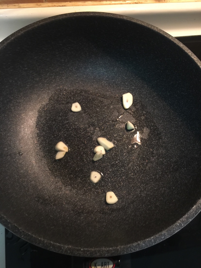 菠菜蛋花丸子汤的做法图解3