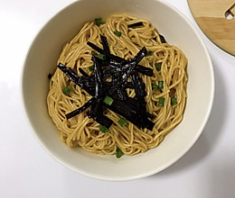 #换着花样吃早餐#葱油拌面的做法