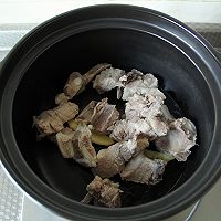 莴苣排骨鲜笋汤的做法图解4