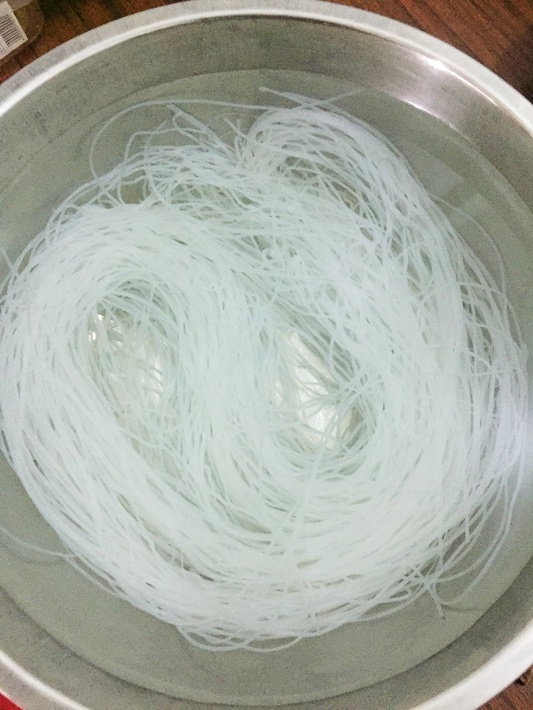 暖心菜 酸菜羊肉砂锅的做法图解1