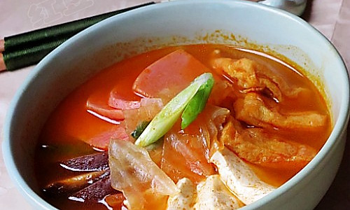 韩国火腿泡菜豆腐汤的做法