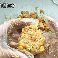 #味达美星厨X小厨中秋团圆宴#鸡肉时蔬饼的做法图解2