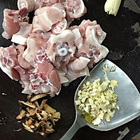 营养养生煲～红衣花生香菇焖猪尾的做法图解1