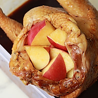 #全电厨王料理挑战赛热力开战！#爆汁蜂蜜苹果烤鸡的做法图解6